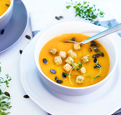 A healthy Thanksgiving Day recipe of butternut squash soup.